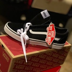 Vans Ward Size 6 Brand new in box!